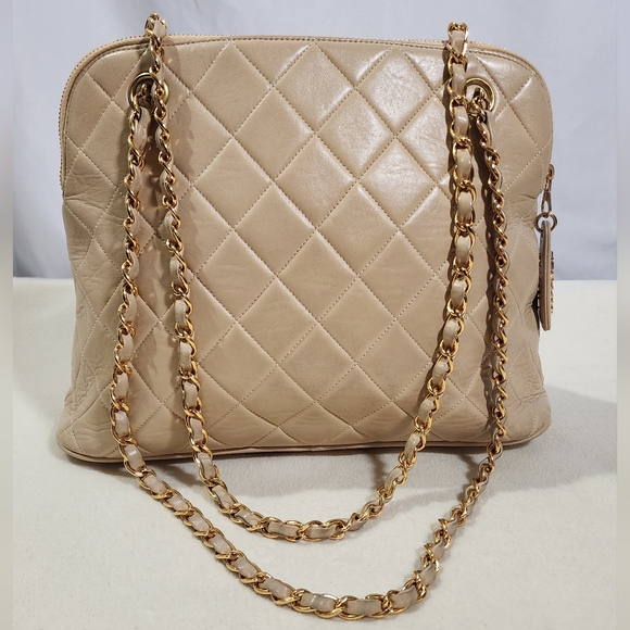Chanel Dome 1996-1997 shoulder. 24k gold plated hardware. Card & Dustbag include - Picture 1 of 16